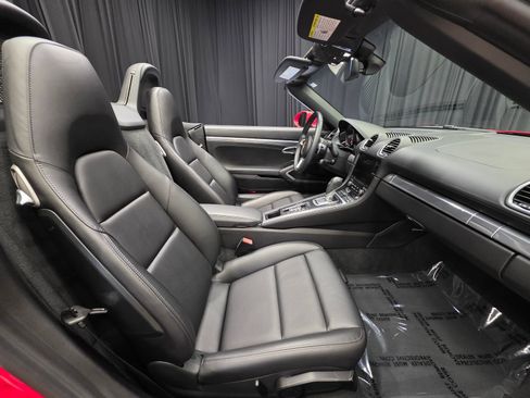 Used 2021 Porsche 718 Boxster RWD image 33