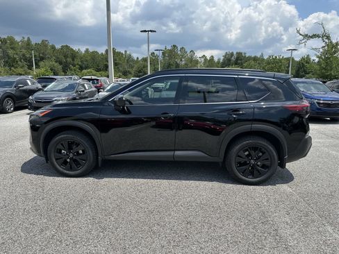 Used 2023 Nissan Rogue SV w/ SV Premium B Package FWD image 5