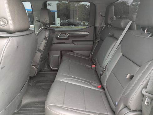 Used 2022 GMC Sierra 1500 SLT image 7