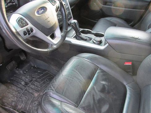 Used 2015 Ford Explorer XLT w/ Equipment Group 202A AWD/4WD image 9
