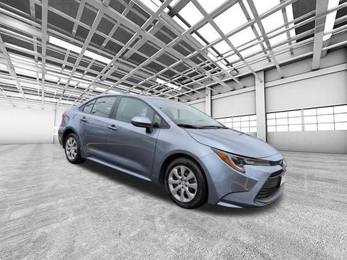 Used 2024 Toyota Corolla LE FWD image 1