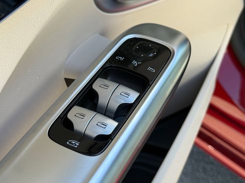 Used 2025 Mercedes-Benz C 300 Sedan image 25