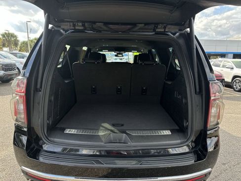 Used 2024 Chevrolet Suburban Premier image 24