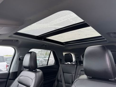 Used 2023 Ford Explorer XLT w/ Equipment Group 202A image 16