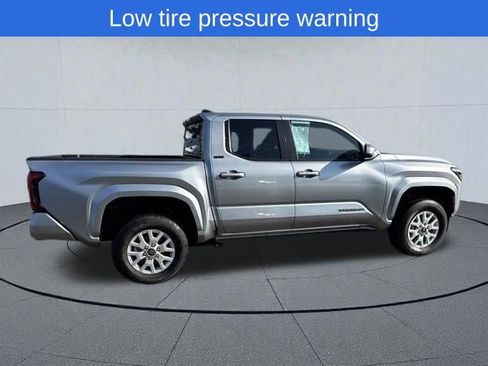 Used 2025 Toyota Tacoma SR5 AWD/4WD image 3