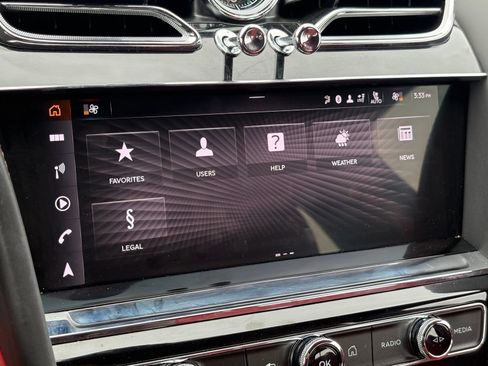 Used 2021 Bentley Bentayga AWD/4WD image 35