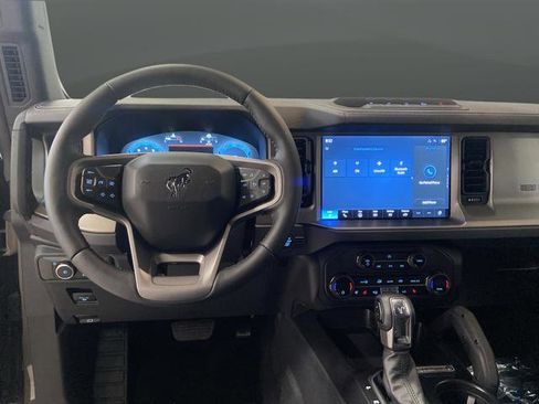 New 2025 Ford Bronco Outer Banks w/ Sasquatch Package AWD/4WD image 5