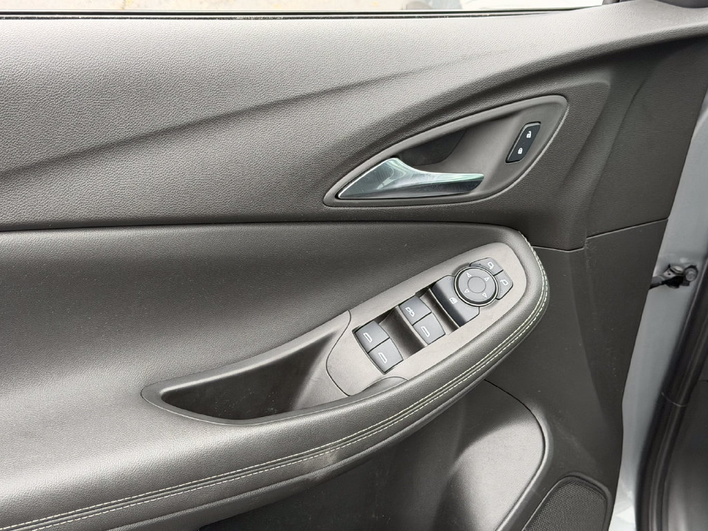 Certified 2024 Buick Encore GX Sport Touring FWD image 24