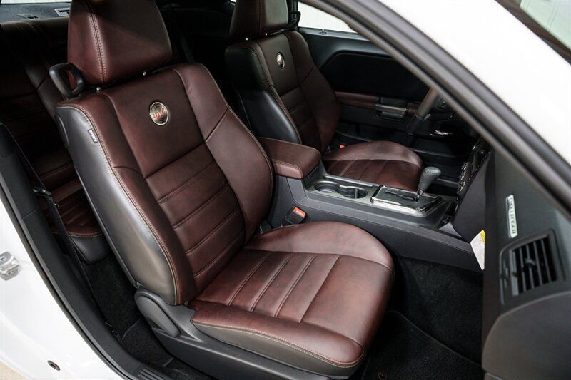 Used 2014 Dodge Challenger SXT RWD image 26