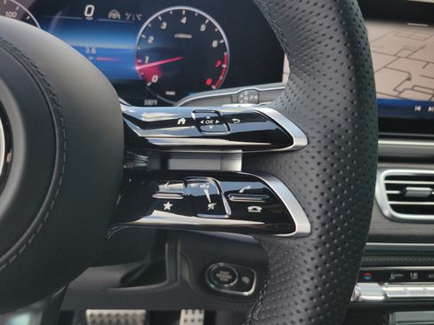 New 2026 Mercedes-Benz GLS 580 4MATIC image 24