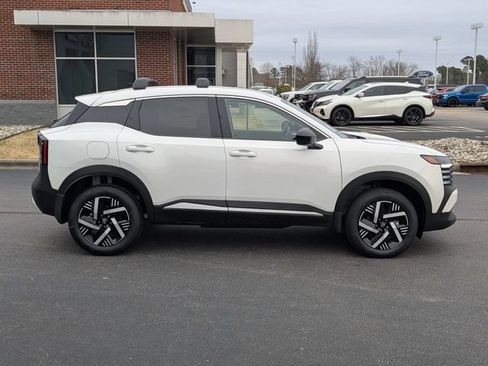 New 2026 Nissan Kicks SV w/ Cold Weather Package FWD image 2