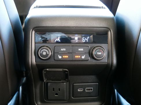 Used 2021 GMC Acadia Denali w/ Denali Ultimate Package image 30