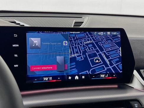 Used 2025 BMW X2 M35i w/ Premium Package image 15