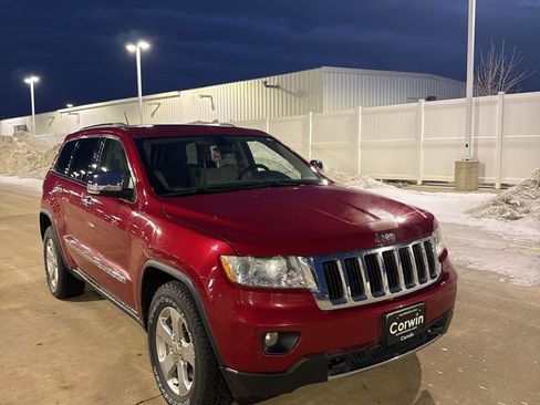 Used 2011 Jeep Grand Cherokee Limited w/ Luxury Group II image 3