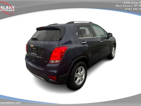 Used 2018 Chevrolet Trax LT w/ LT Convenience Package FWD image 5