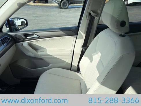 Used 2024 Volkswagen Tiguan SE image 20