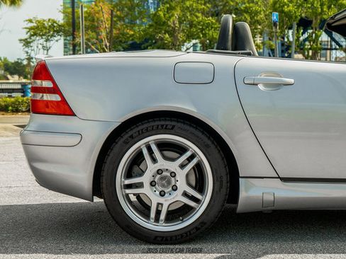 Used 2003 Mercedes-Benz SLK 32 AMG image 10
