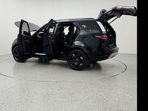 New 2026 Land Rover Discovery Limited Edition AWD/4WD image 12