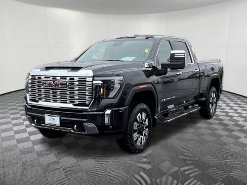 Used 2025 GMC Sierra 2500 Denali w/ Denali Reserve Package image 3