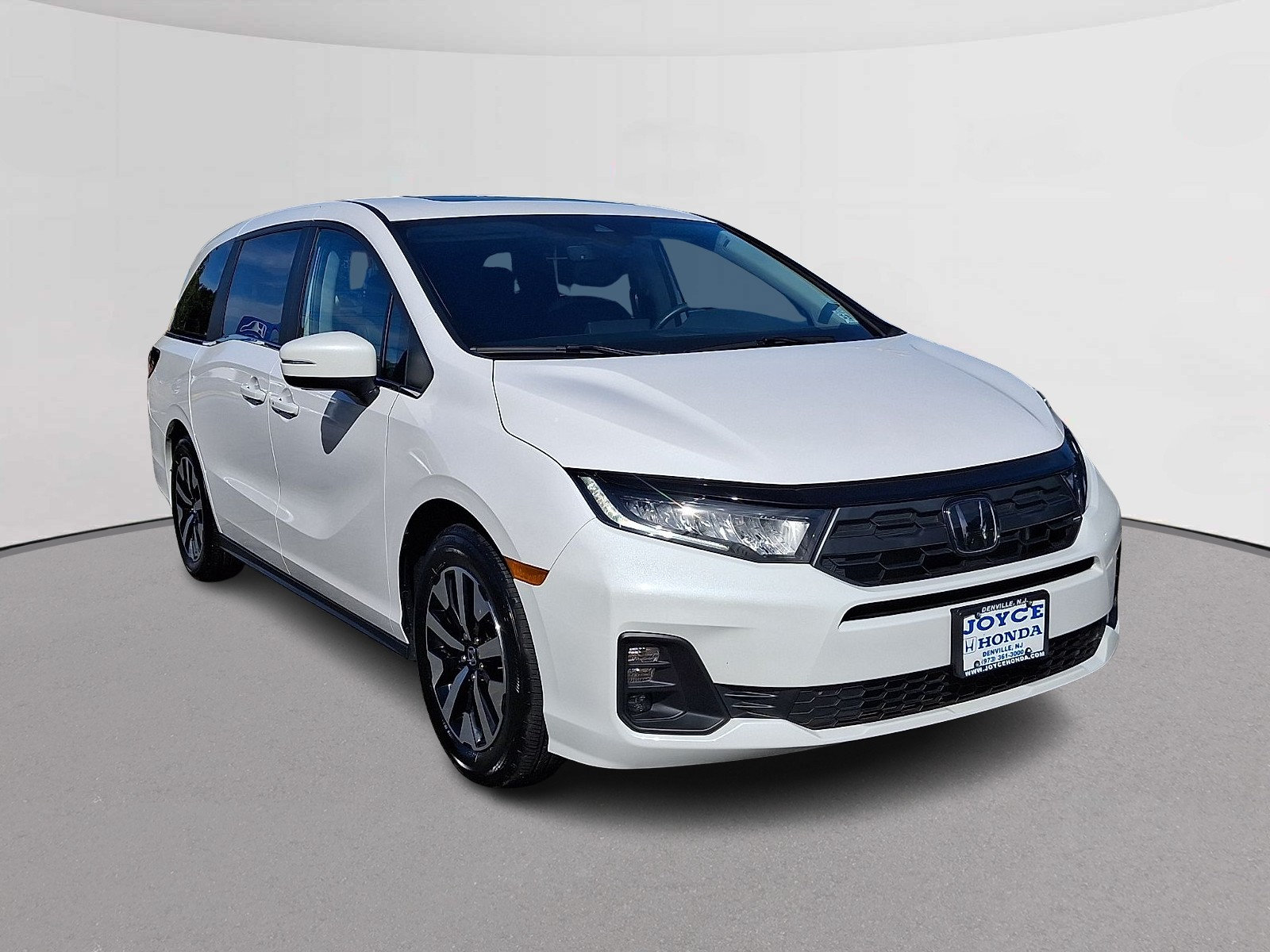 Certified 2025 Honda Odyssey EX-L image 2