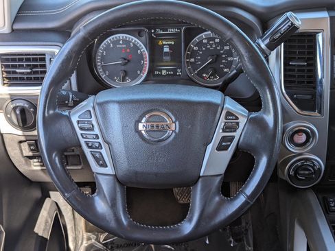 Used 2018 Nissan Titan PRO-4X image 18