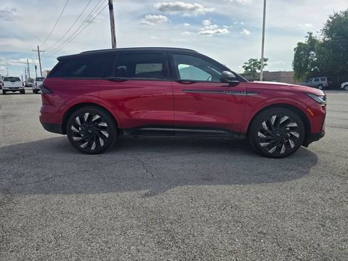 Used 2024 Lincoln Nautilus Reserve w/ Equipment Group 202A AWD/4WD image 2