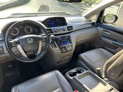 Used 2015 Honda Odyssey Touring image 16