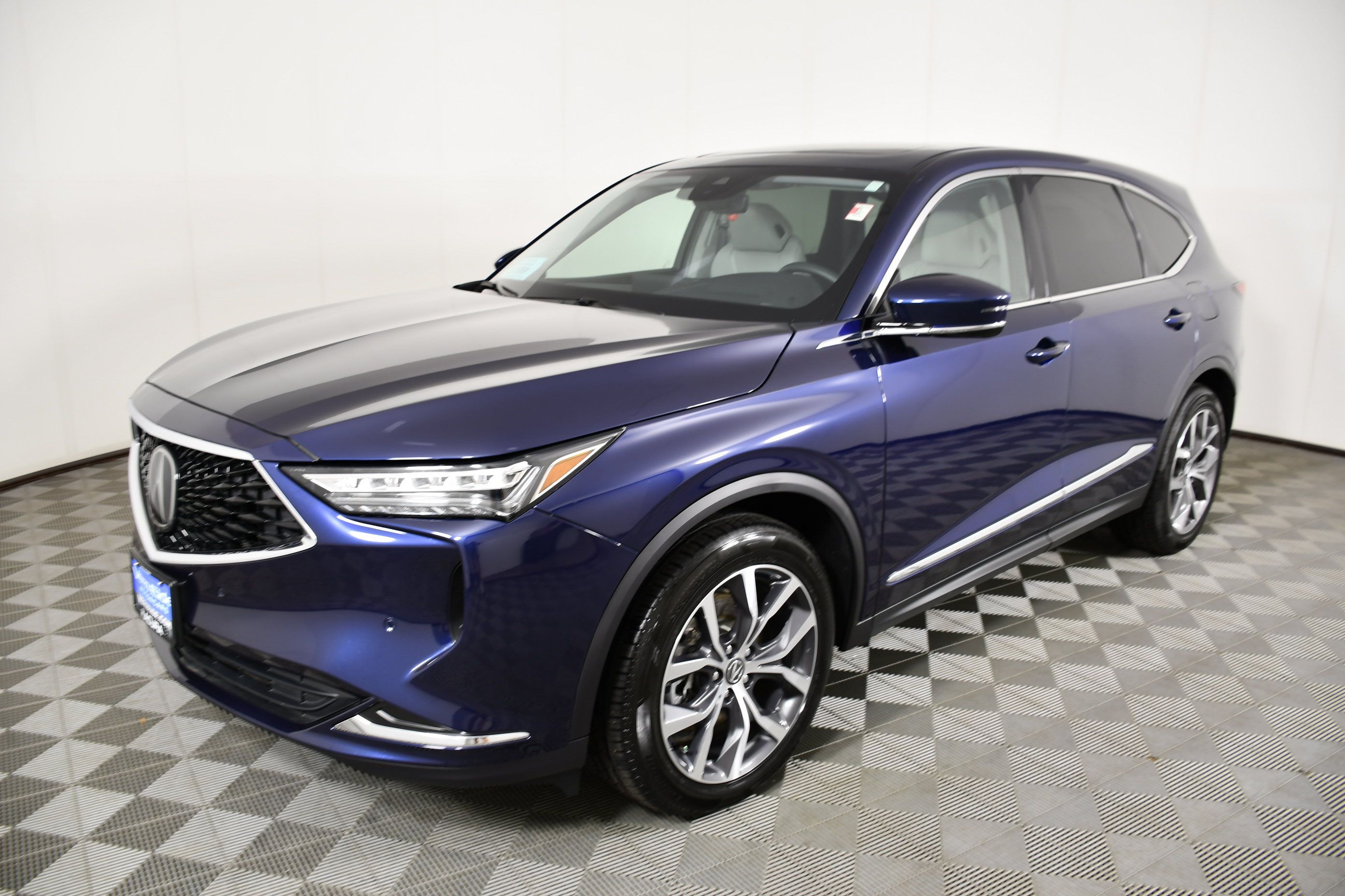Used 2024 Acura MDX w/ Technology Package AWD/4WD image 10