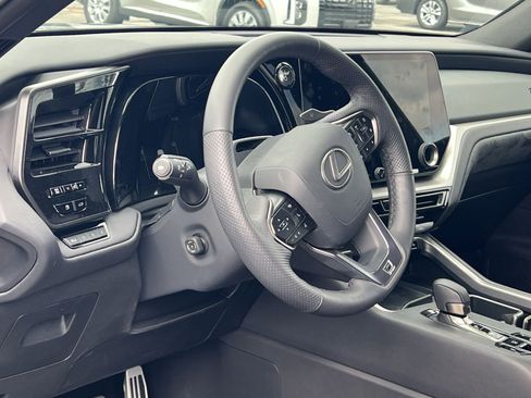 Used 2025 Lexus TX 500h AWD w/ Technology Package image 15