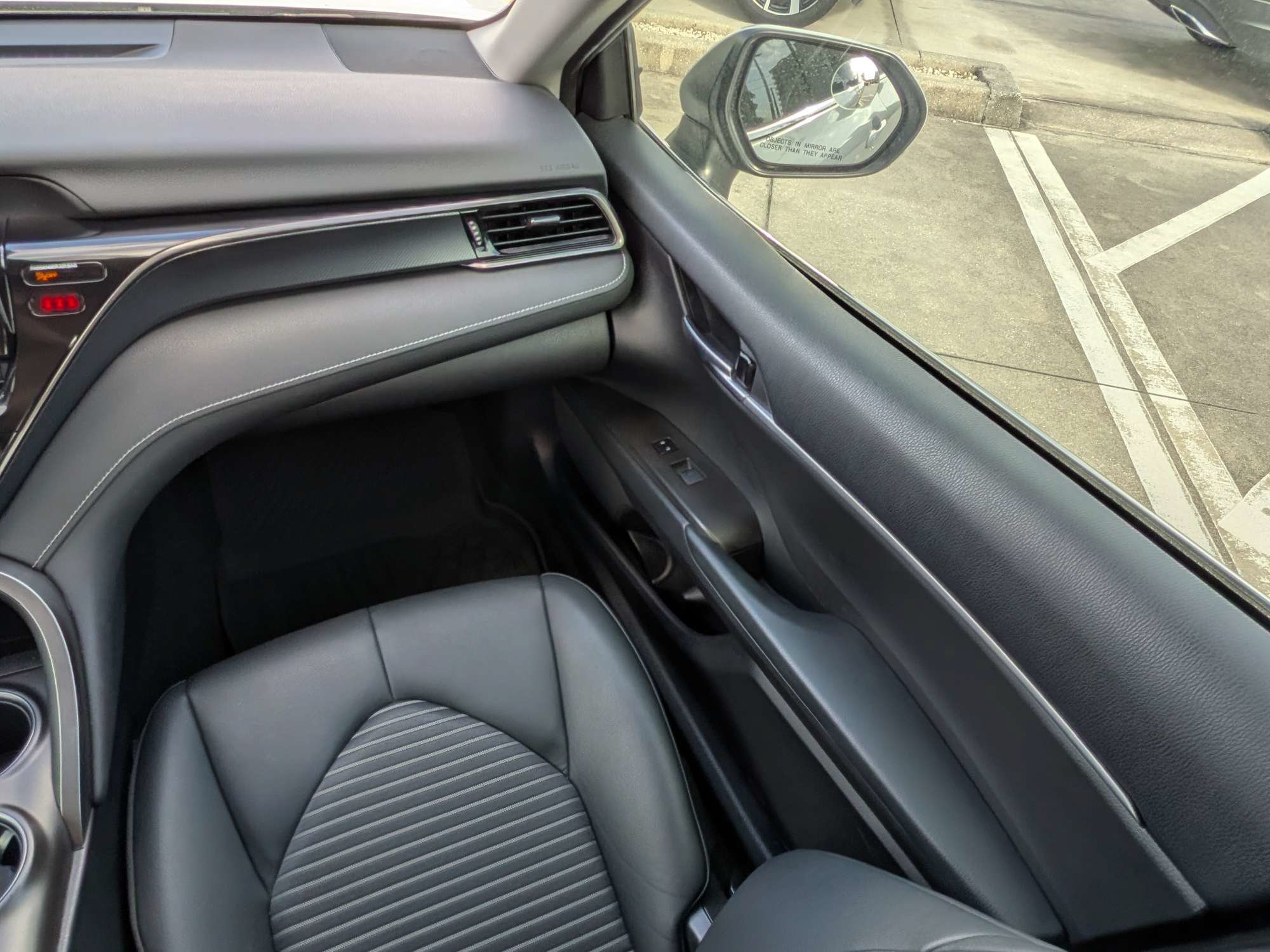 Used 2022 Toyota Camry SE FWD image 15