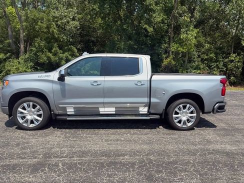 Used 2023 Chevrolet Silverado 1500 High Country w/ High Country Premium Package AWD/4WD image 1