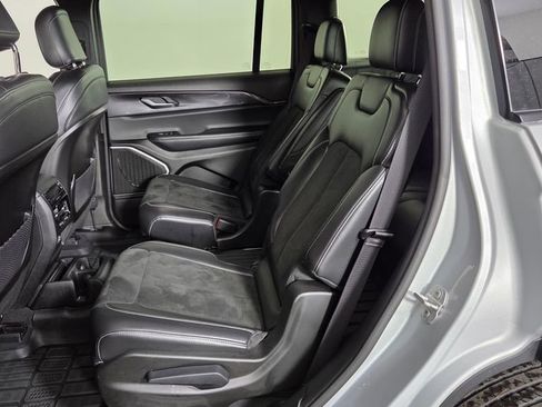 Used 2022 Jeep Grand Cherokee L Altitude image 31