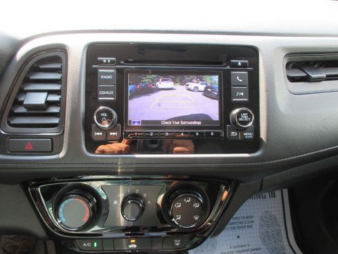 Used 2018 Honda HR-V LX image 13