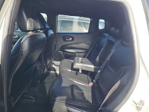 Used 2021 Jeep Compass Latitude image 12