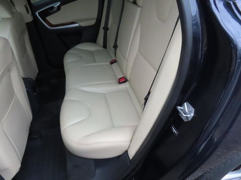 Used 2017 Volvo XC60 T5 Inscription w/ Advanced Package AWD/4WD image 8