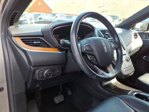 Used 2017 Lincoln MKC Reserve w/ Lincoln MKC Climate Package AWD/4WD image 14