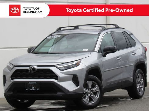 Certified 2025 Toyota RAV4 LE AWD/4WD image 1