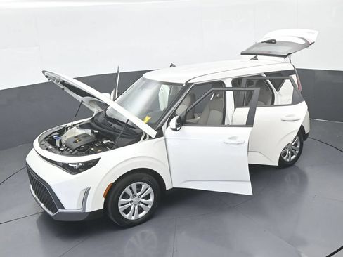 Used 2023 Kia Soul LX FWD image 60
