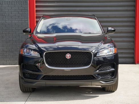 Used 2020 Jaguar F-PACE Prestige image 2
