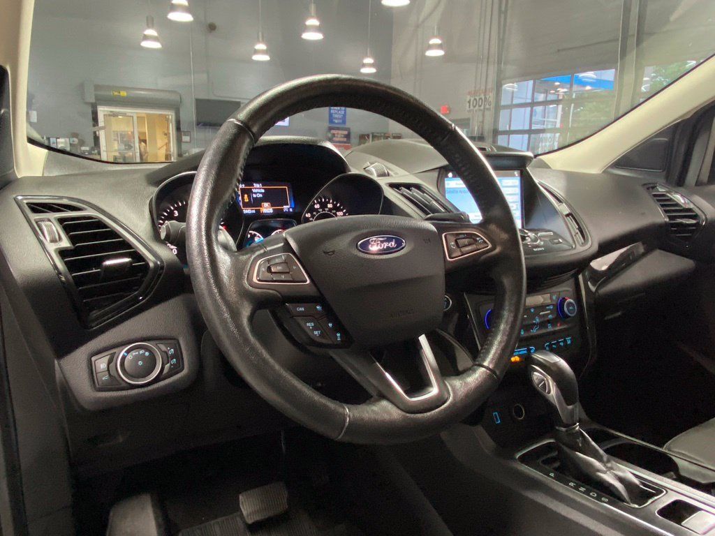 Used 2018 Ford Escape Titanium w/ Ford Safe & Smart Package AWD/4WD image 18