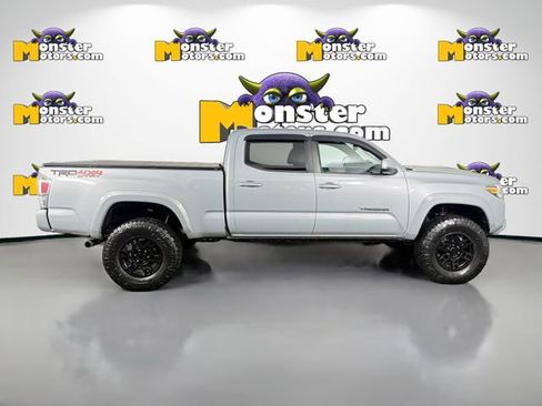 Used 2021 Toyota Tacoma TRD Sport AWD/4WD image 4