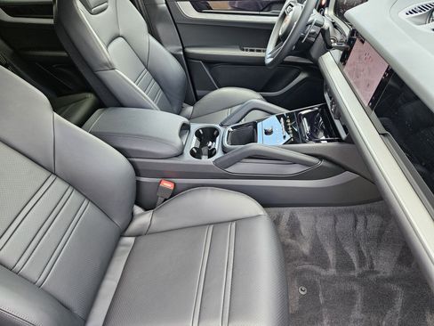 Certified 2026 Porsche Cayenne Coupe AWD/4WD image 15