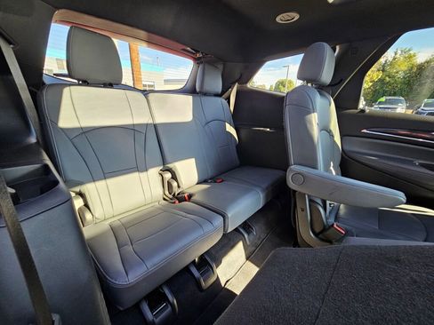 Used 2023 Buick Enclave Essence image 13