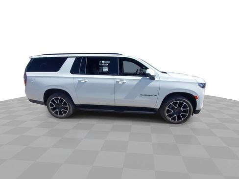 Used 2024 Chevrolet Suburban RST w/ Luxury Package RWD image 9