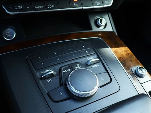 Used 2018 Audi Q5 2.0T Premium Plus w/ Premium Plus Package image 56