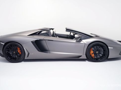 Used 2015 Lamborghini Aventador LP 700-4 AWD/4WD image 4