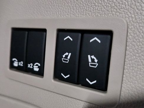 Used 2020 Cadillac Escalade Luxury w/ LPO, Radiant Package image 64