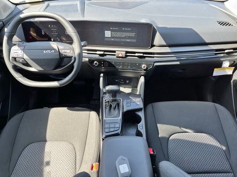 New 2026 Kia Sportage LX FWD image 9