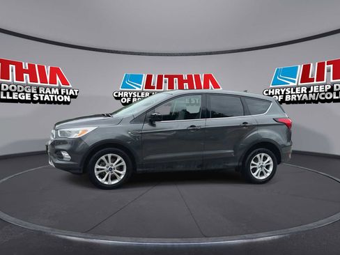 Used 2019 Ford Escape SE FWD image 4