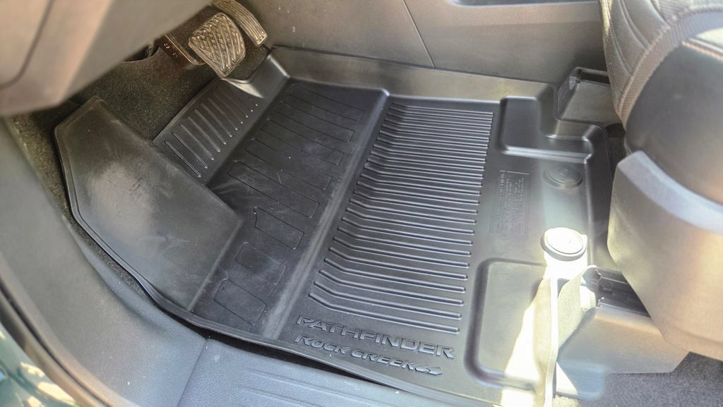 Used 2024 Nissan Pathfinder Rock Creek AWD/4WD image 15